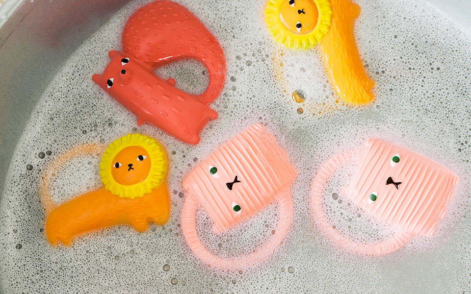 Cyril Scoiattolo Volpe - massaggiagengive e giocattolo per il bagnetto - Oli & Carol - immagine 10